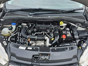 Peugeot 208 thumbnail