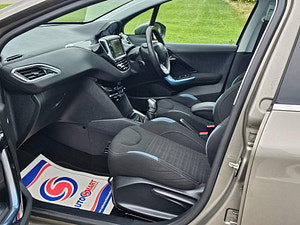 Peugeot 208 thumbnail