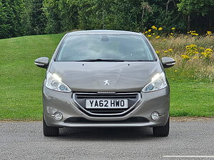 Peugeot 208 thumbnail