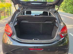 Peugeot 208 thumbnail
