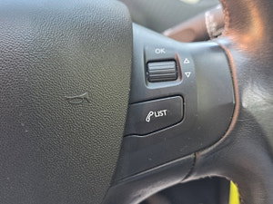 Peugeot 208 thumbnail