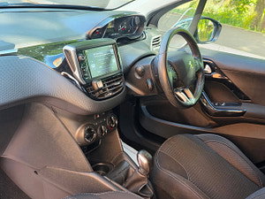 Peugeot 208 thumbnail