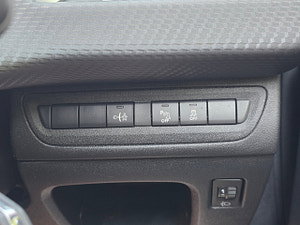 Peugeot 208 thumbnail