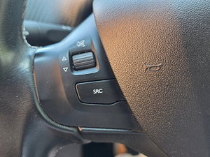 Peugeot 208 thumbnail