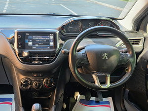 Peugeot 208 thumbnail