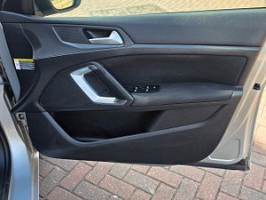 Peugeot 308 thumbnail