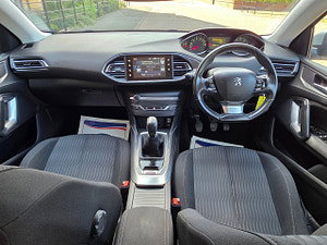 Peugeot 308 thumbnail