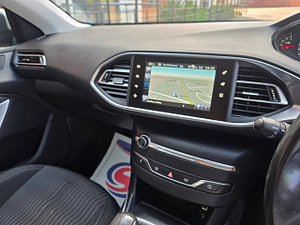 Peugeot 308 thumbnail