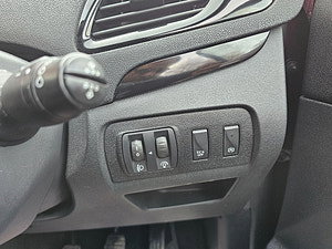 Renault Scenic thumbnail