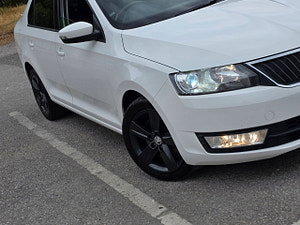 Skoda Rapid thumbnail