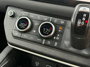 Land Rover DEFENDER 110 thumbnail