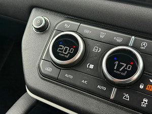 Land Rover DEFENDER 110 thumbnail
