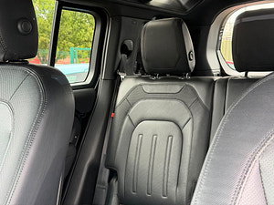 Land Rover DEFENDER 110 thumbnail