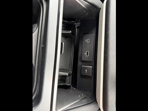 Land Rover DEFENDER 110 thumbnail