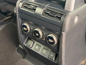 Land Rover DEFENDER 110 thumbnail