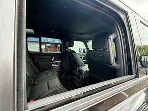 Land Rover DEFENDER 110 thumbnail