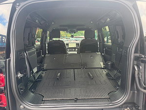 Land Rover DEFENDER 110 thumbnail