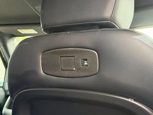 Land Rover DEFENDER 110 thumbnail