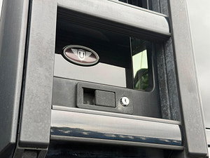 Land Rover DEFENDER 110 thumbnail
