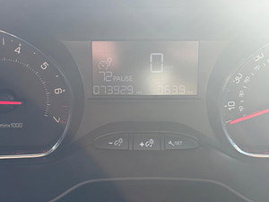 Peugeot 208 thumbnail