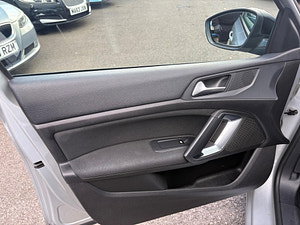Peugeot 308 thumbnail