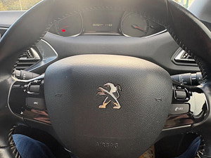Peugeot 308 thumbnail
