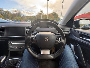 Peugeot 308 thumbnail