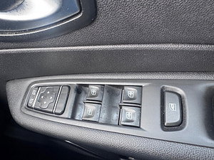 Renault Captur thumbnail