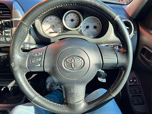 Toyota RAV4 thumbnail