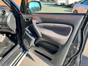 Toyota RAV4 thumbnail