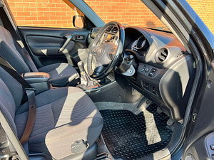 Toyota RAV4 thumbnail