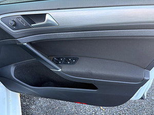 Volkswagen Golf thumbnail
