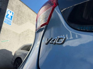 Volvo V40 Cross Country thumbnail