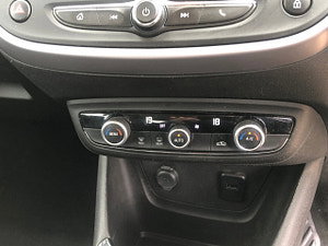 Vauxhall Crossland X thumbnail