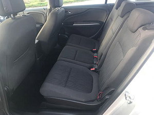 Vauxhall Zafira Tourer thumbnail