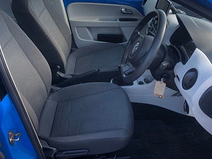 Volkswagen up! thumbnail