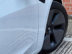 Tesla Model 3 thumbnail