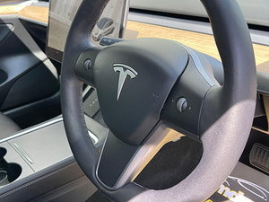 Tesla Model 3 thumbnail