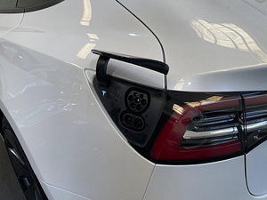 Tesla Model 3 thumbnail