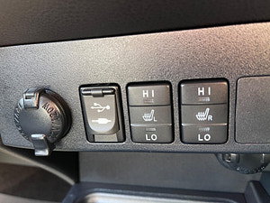 Toyota RAV4 thumbnail