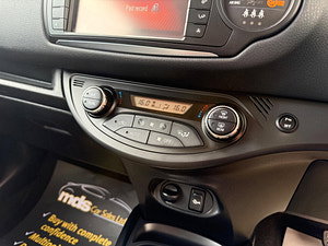 Toyota Yaris thumbnail
