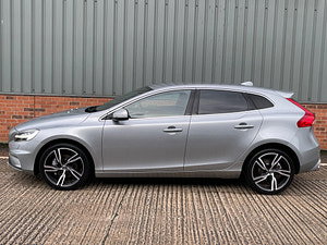 Volvo V40 thumbnail