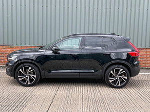 Volvo XC40 thumbnail