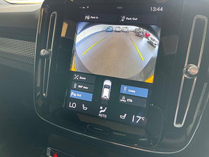 Volvo XC40 thumbnail