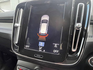 Volvo XC40 thumbnail