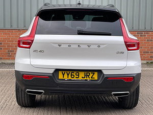 Volvo XC40 thumbnail