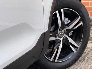 Volvo XC40 thumbnail