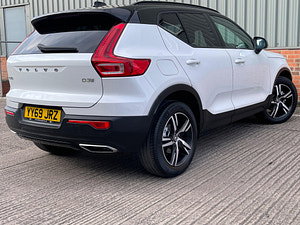 Volvo XC40 thumbnail