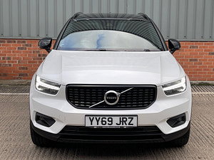 Volvo XC40 thumbnail