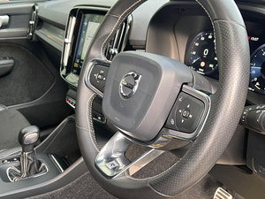 Volvo XC40 thumbnail